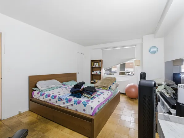 201 Saint Pauls Avenue image 11 of 19