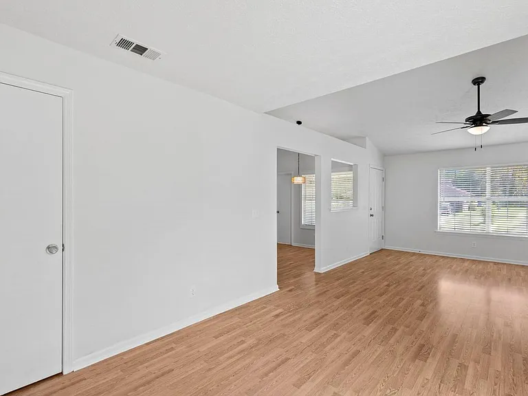 52 Woodcock Dr — Photo 9