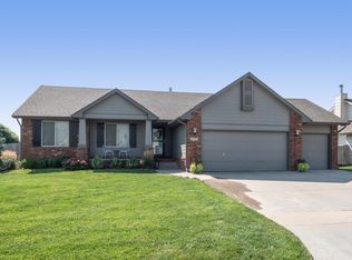 8305 W Palmetto Cir, Wichita, KS 67205