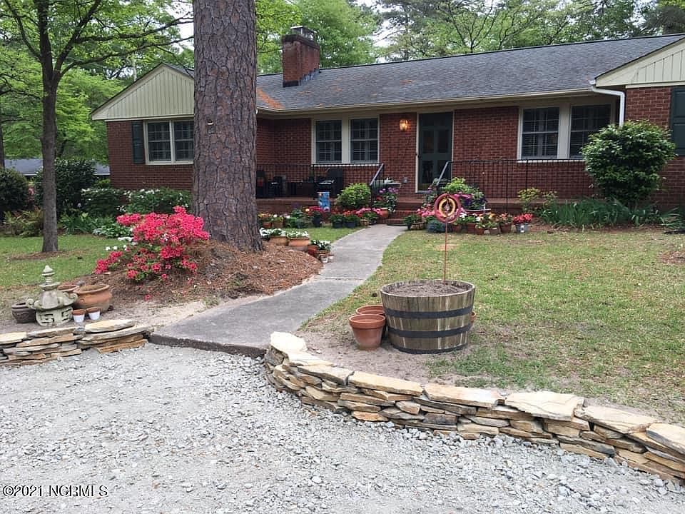 1st image of 100 Dogwood Dr