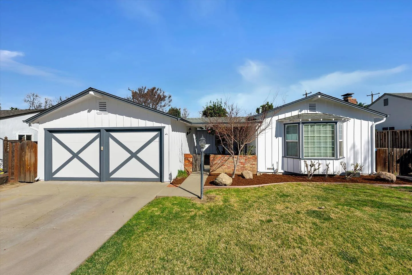 1944 Bird Ave photo 1