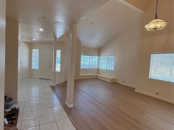 4th image of 9744 Lime Ave