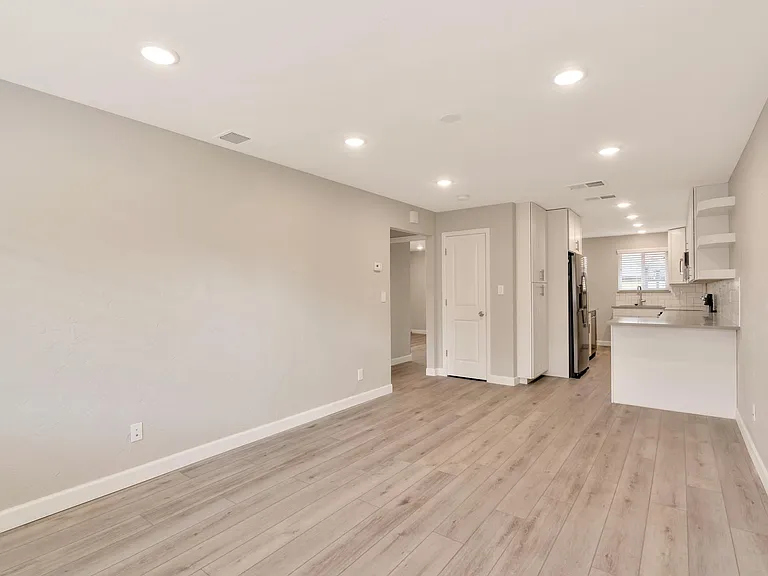 1641 S Sherman St — Photo 10