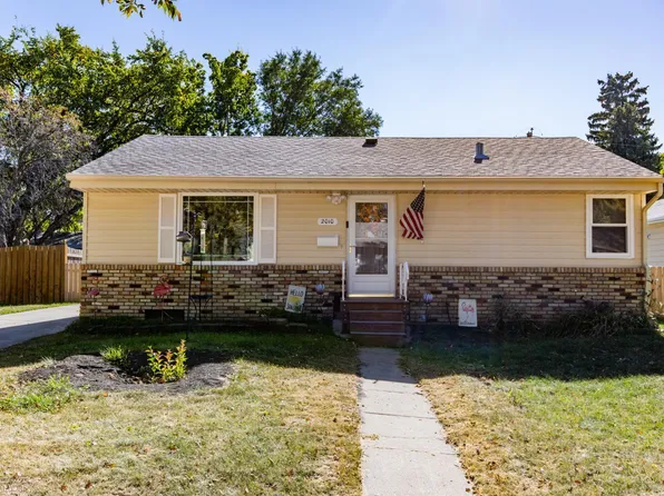 2010 11th Ave S, Fargo, ND 58103