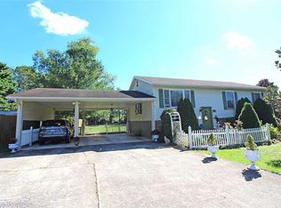 1717 Barbershop Rd, Edinburg, VA 22824