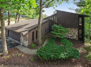 43 W Eureka Dr, Lemont, IL 60439