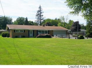 448 Oakwood Dr, Galesburg, IL 61401