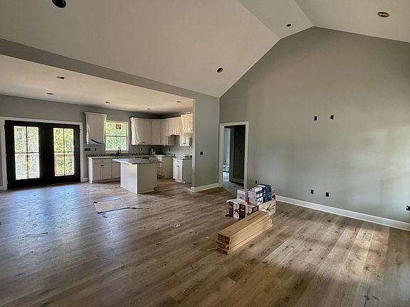 3rd image of 888 Pack Rd