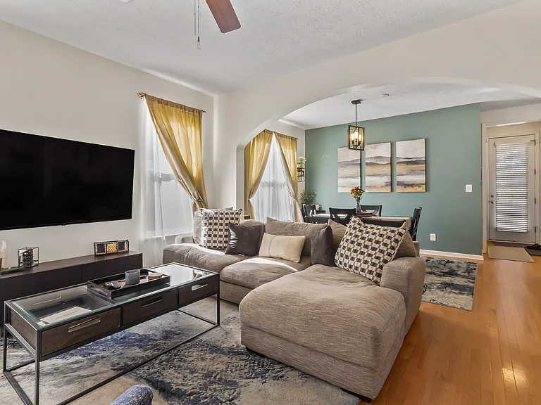 2410 N College Ave — Photo 14