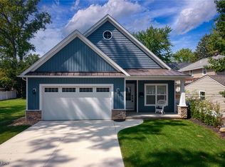 106 Woodstock Dr, Avon Lake, OH 44012