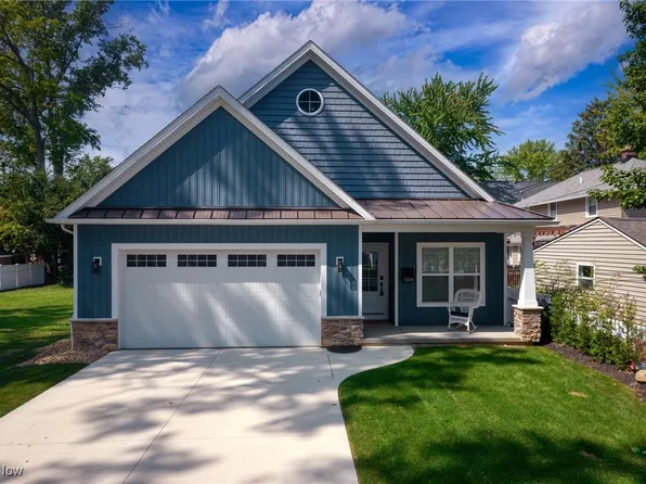 106 Woodstock Dr, Avon Lake, OH 44012