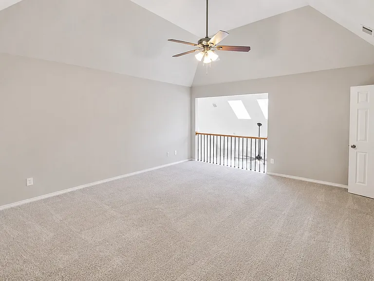 2416 McCarran Dr — Photo 34
