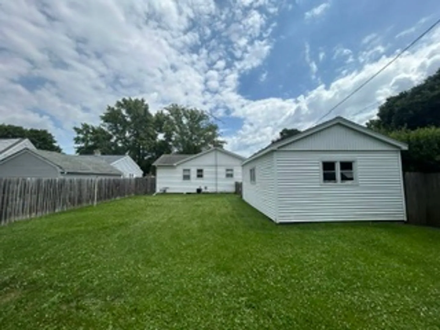 House in Janesville — Photo 2