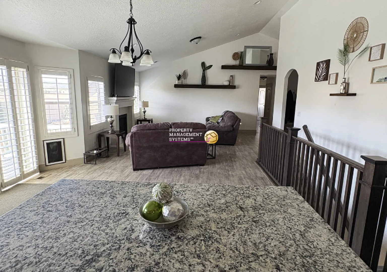 Beautiful 6 Bedroom Home in West Jordan! — Photo 2