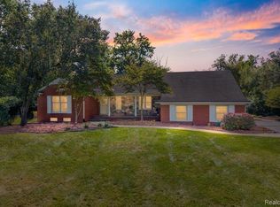 31069 Munger Dr, Livonia, MI 48154