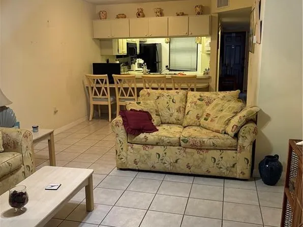 9285 Lake Park Dr APT 101, Fort Myers, FL 33919