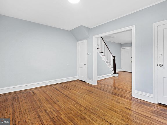 4th image of 4922 N 7th St