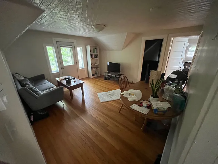 414 E Marshall St — Photo 19