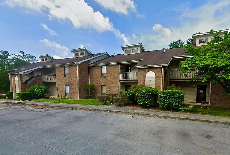 Hearthwood Apartments — Photo 1