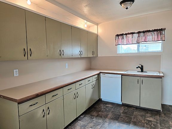 4th image of 318 S 600 E