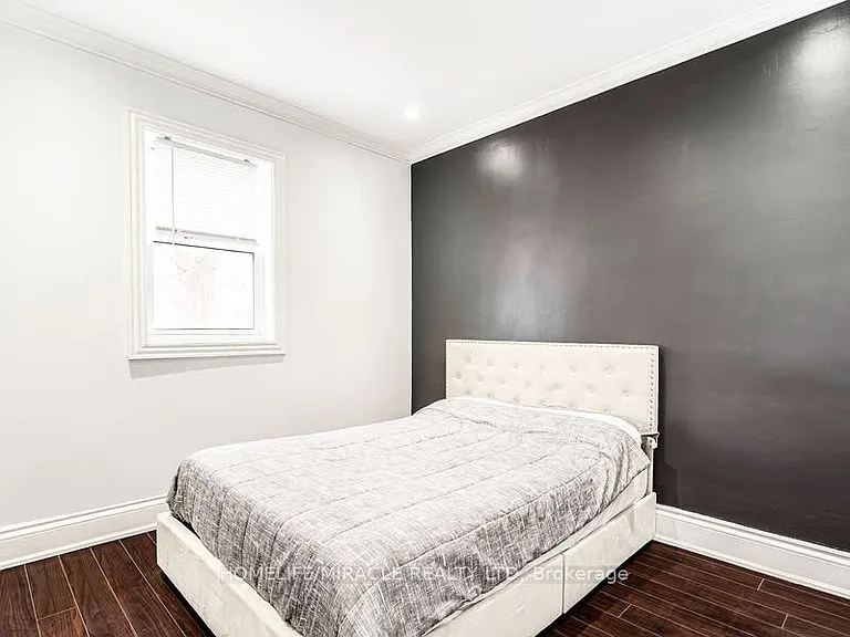 88 Niagara St — Photo 4