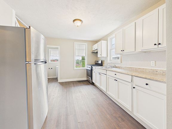 3rd image of 316 N 2nd St