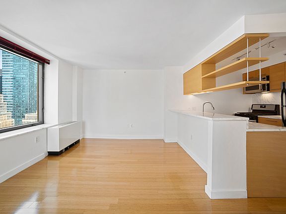 5th image of 100 W 39th St APT 38J