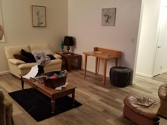 5th image of 724 20th St APT A
