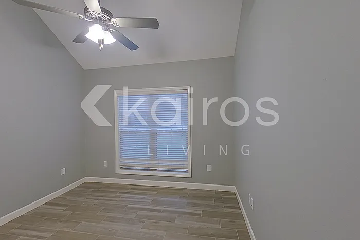 162 Eastwood Ln — Photo 10