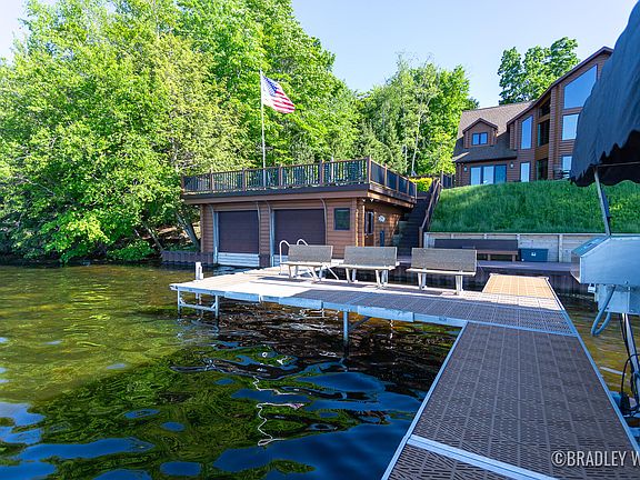 2nd image of 6296 N Swan Pointe Dr