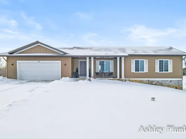 12189 Beauterra Ln, Middleville, MI 49333