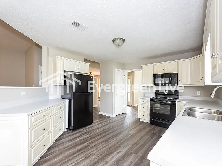 312 Red Barn Ct — Photo 8