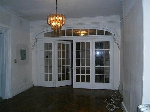 2nd image of 926 Bedford Ave