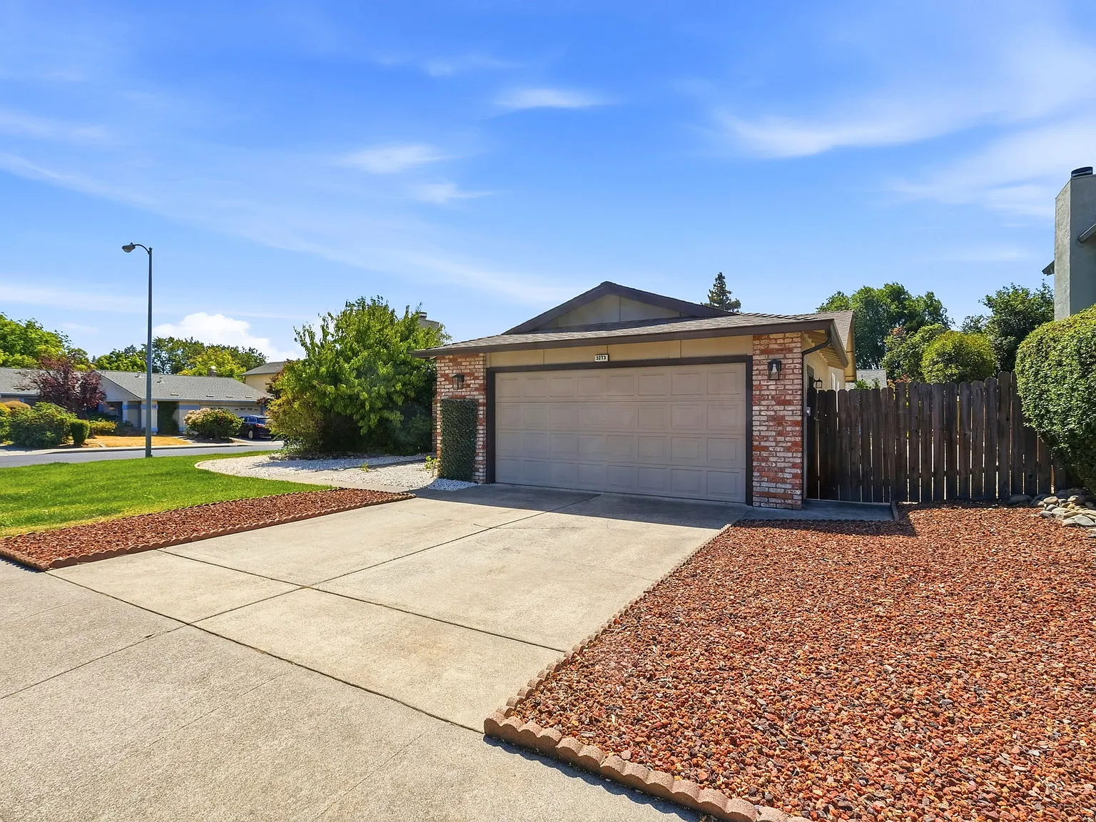 4 bed, 1750 sqft, $3,500 — Photo 3