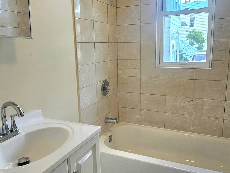 373 Blatchley Ave #1A1 — Photo 6