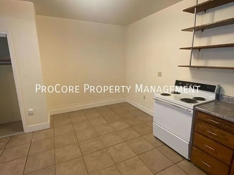 1207 W Washington St — Photo 34