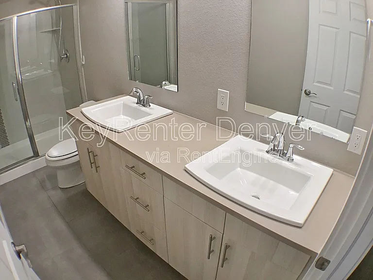 1539 W 43rd Ave — Photo 16