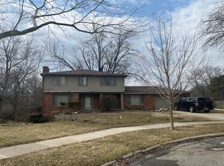 695 Wembley Ct, Ann Arbor, MI 48103