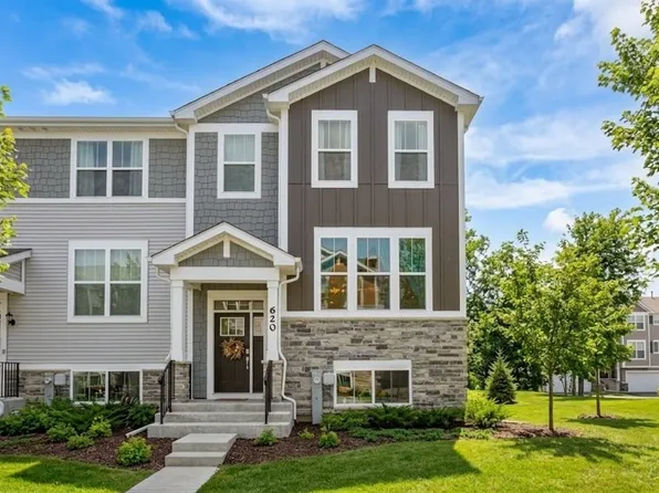 620 Wolverine Dr, Aurora, IL 60502