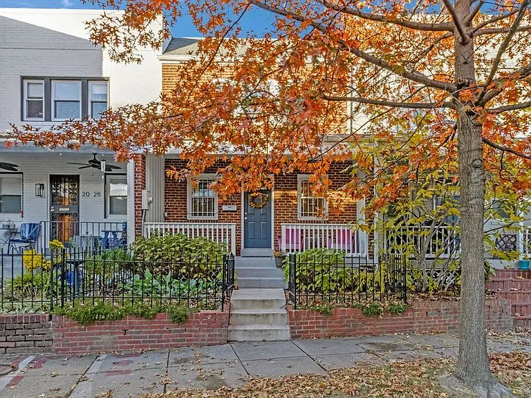 2030 E St NE — Photo 28