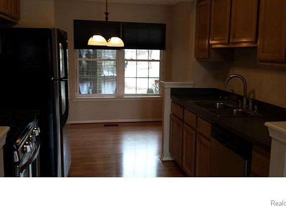 2nd image of 43797 Stoney Ln