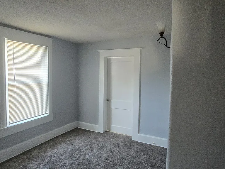 4007 Clark Ave — Photo 11