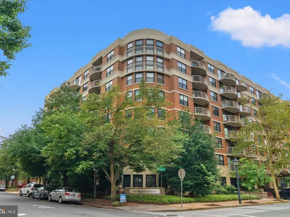 1200 Braddock Pl APT 111, Alexandria, VA 22314
