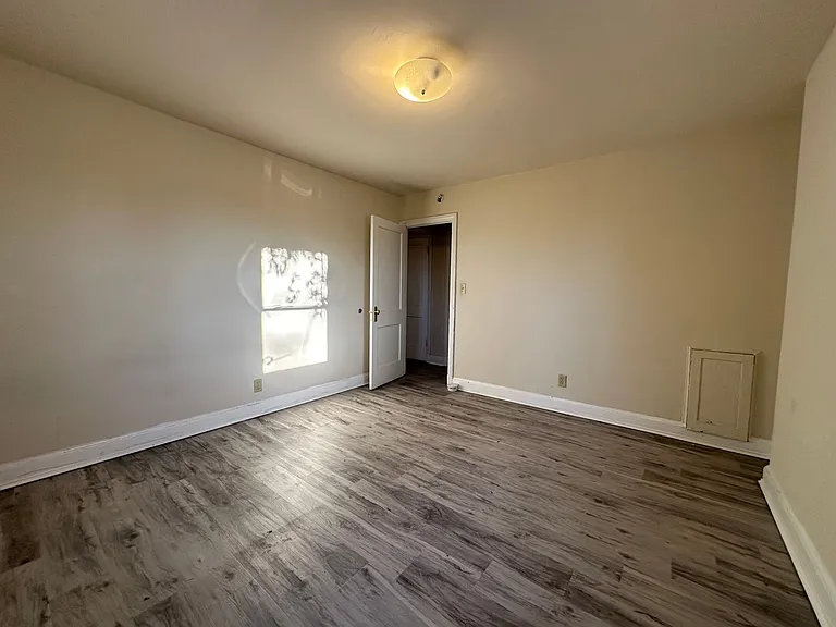 4585 MacArthur Blvd NW — Photo 6
