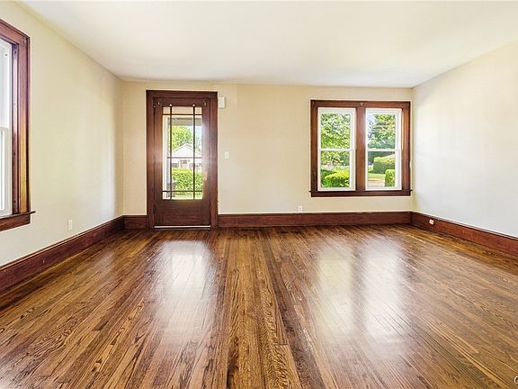 5th image of 926-928 Floyd Ave