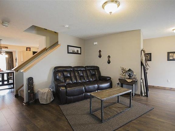 3rd image of 731 Cedar Run Dr