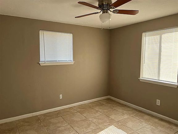 3rd image of 1519 Robin St #E360dadc4