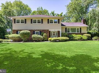 5 Wood Hollow Rd, West Windsor, NJ 08550