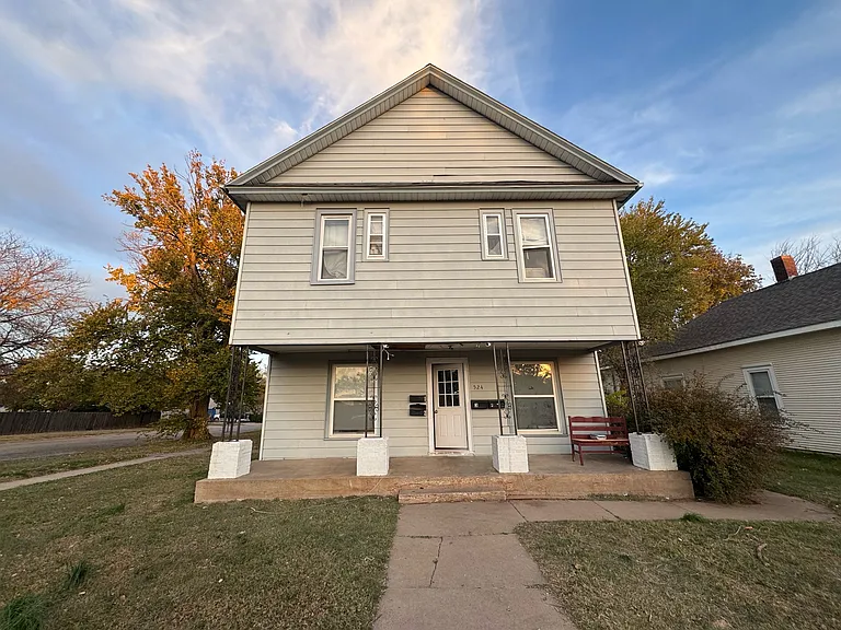 524 N Oak St #4 — Photo 8