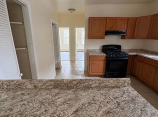 1019 Grove St #1R, Irvington, NJ 07111